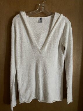 Like new GAP brand Women’s White Knit Hooded V-Neck Sweater / Beach Cover-up